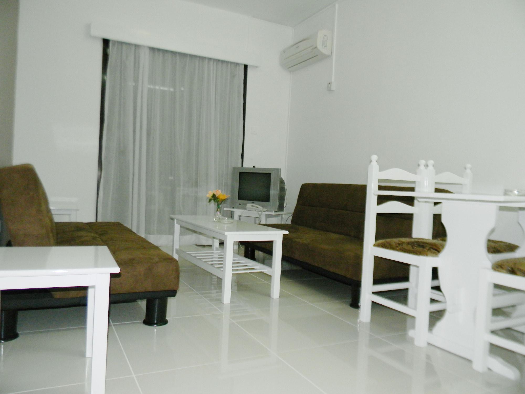 Hilltop Gardens Hotel Apartments Пафос Екстер'єр фото