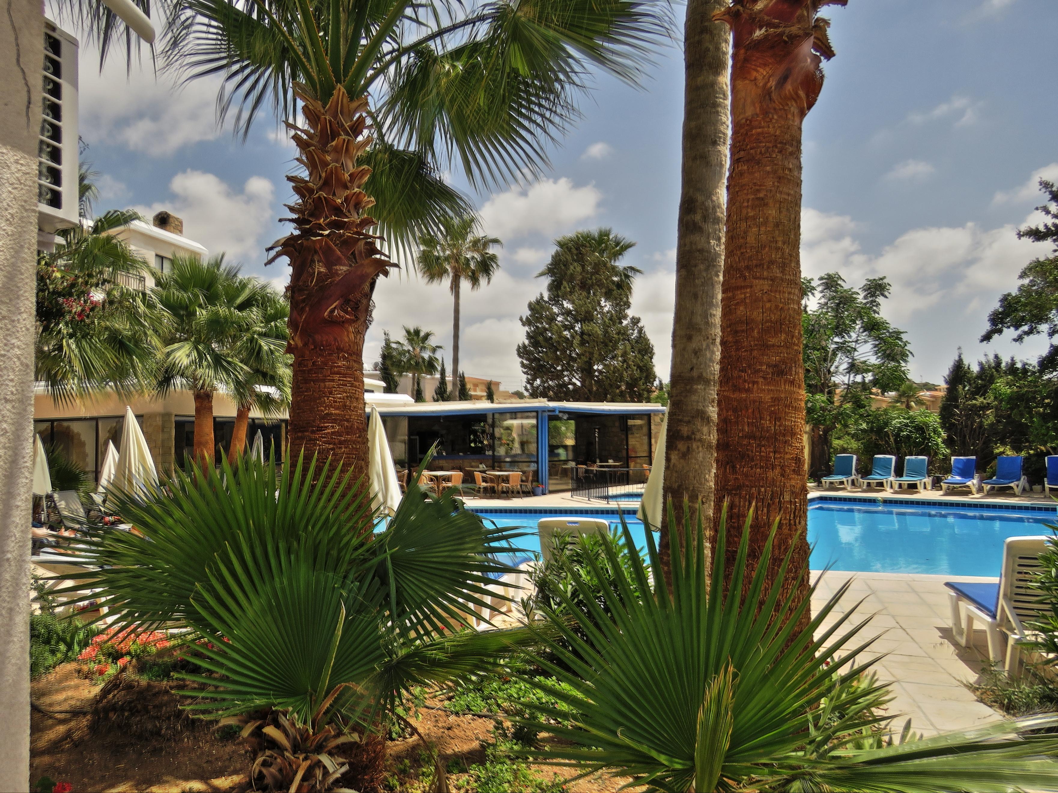Hilltop Gardens Hotel Apartments Пафос Екстер'єр фото