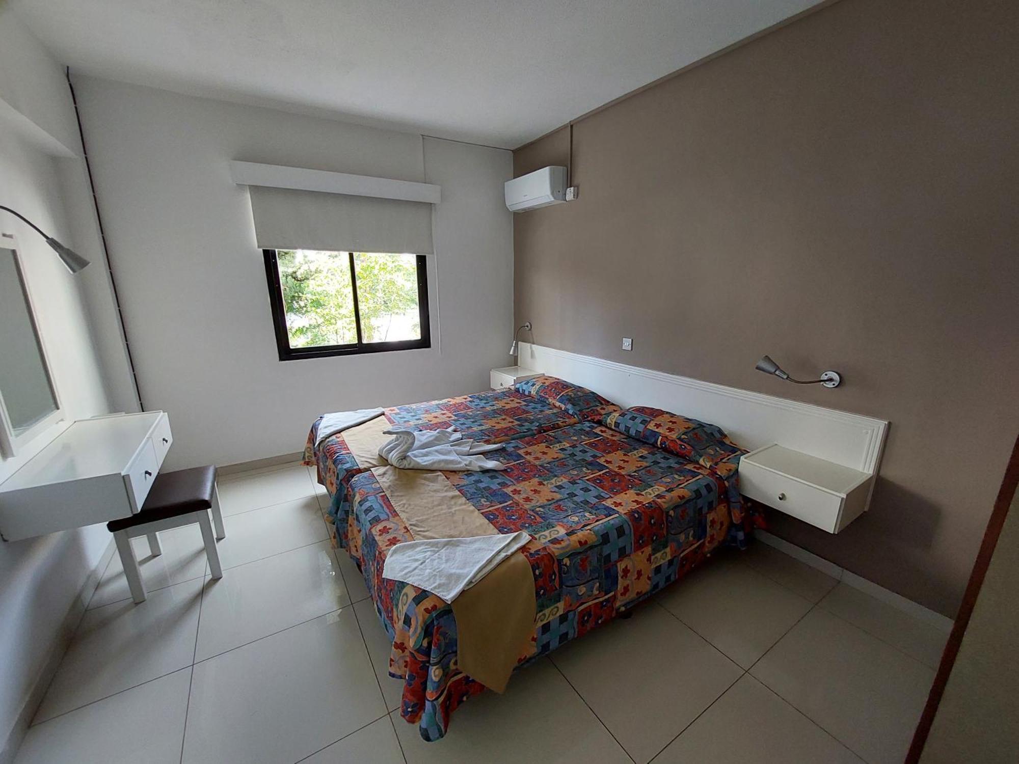 Hilltop Gardens Hotel Apartments Пафос Екстер'єр фото