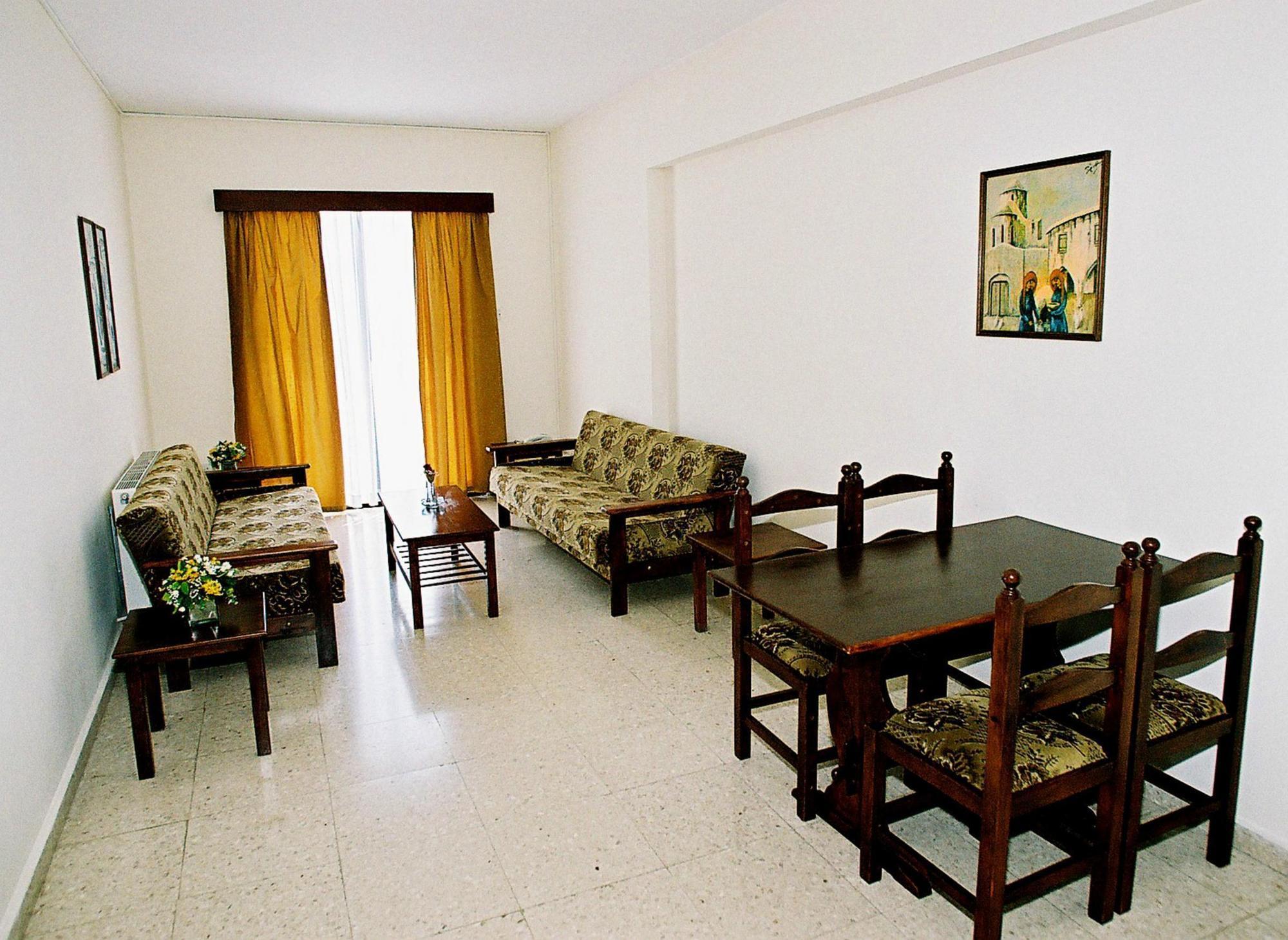 Hilltop Gardens Hotel Apartments Пафос Екстер'єр фото