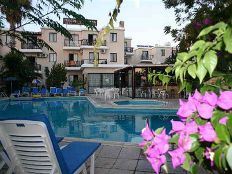 Hilltop Gardens Hotel Apartments Пафос Екстер'єр фото