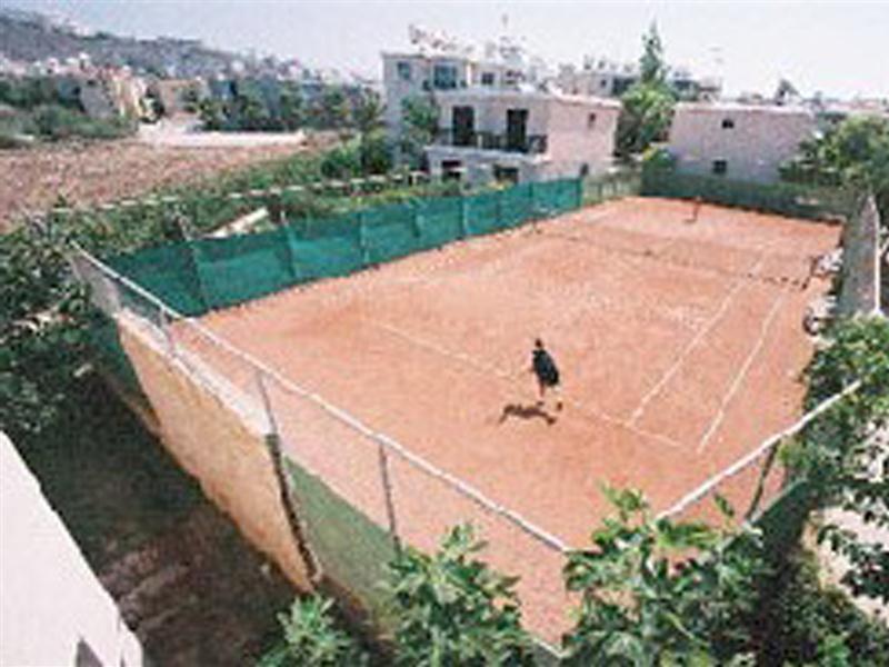 Hilltop Gardens Hotel Apartments Пафос Екстер'єр фото